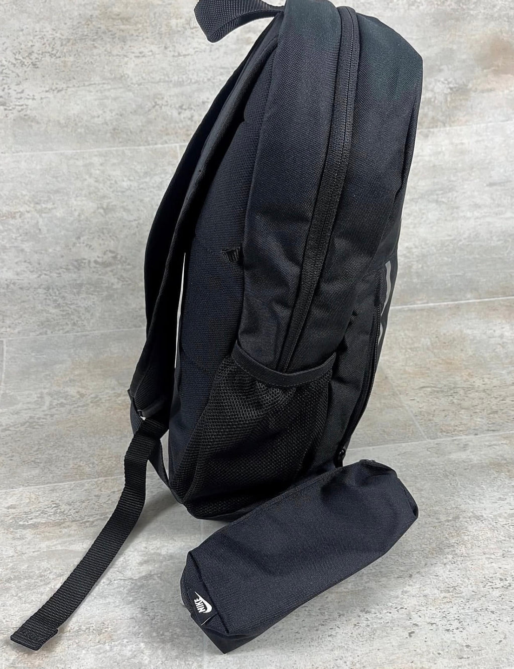Mochila Nike + Estojo