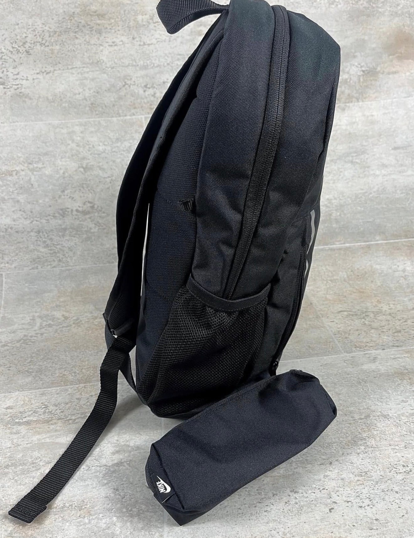 Mochila Nike + Estojo