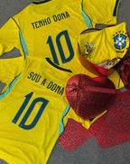 2 camisas Brasil PERSONALIZADA + Álbum da Copa 2026 + 10 pacotes de figurinha