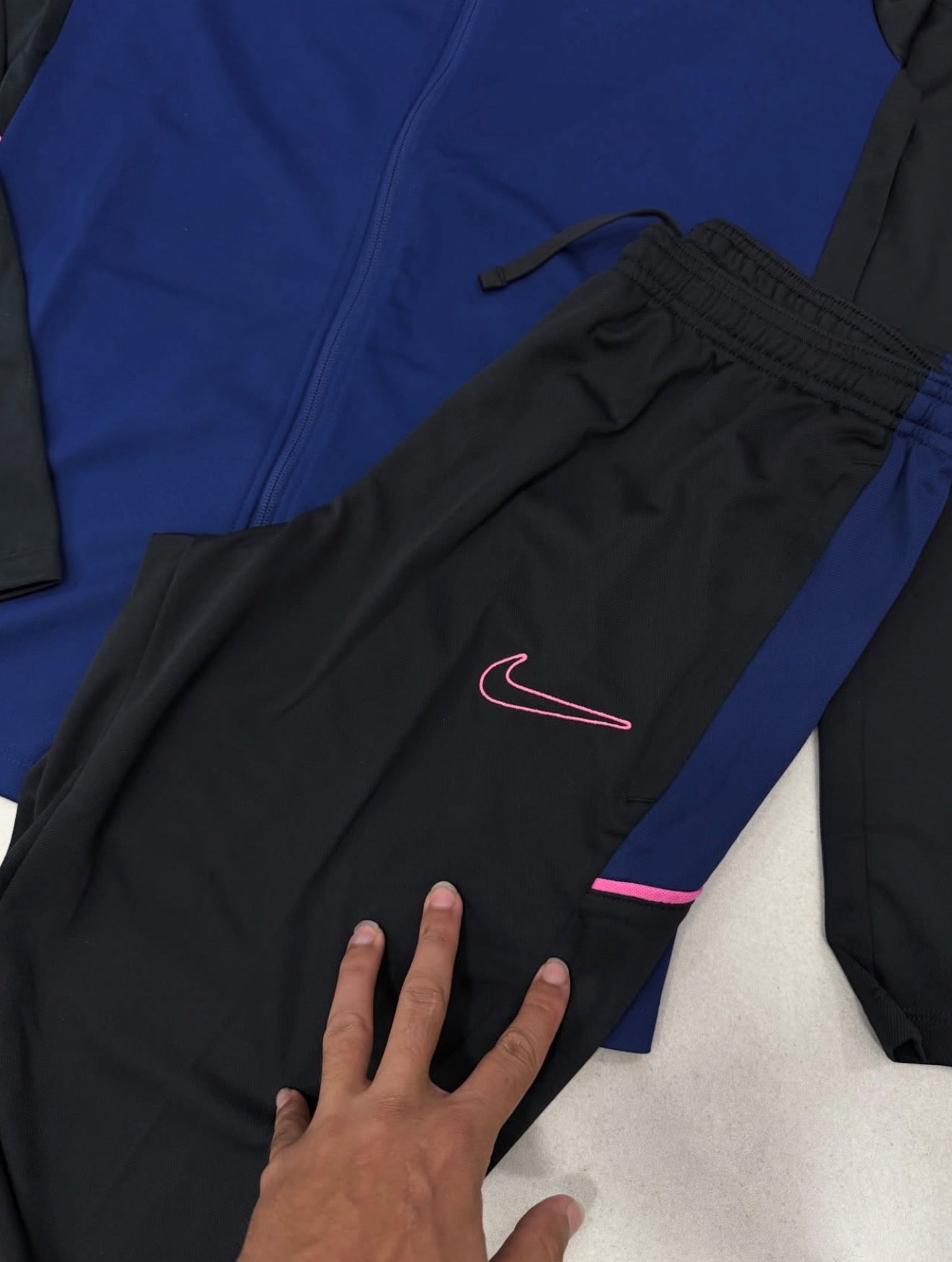 Conjunto Nike Dri-Fit Academy 2026