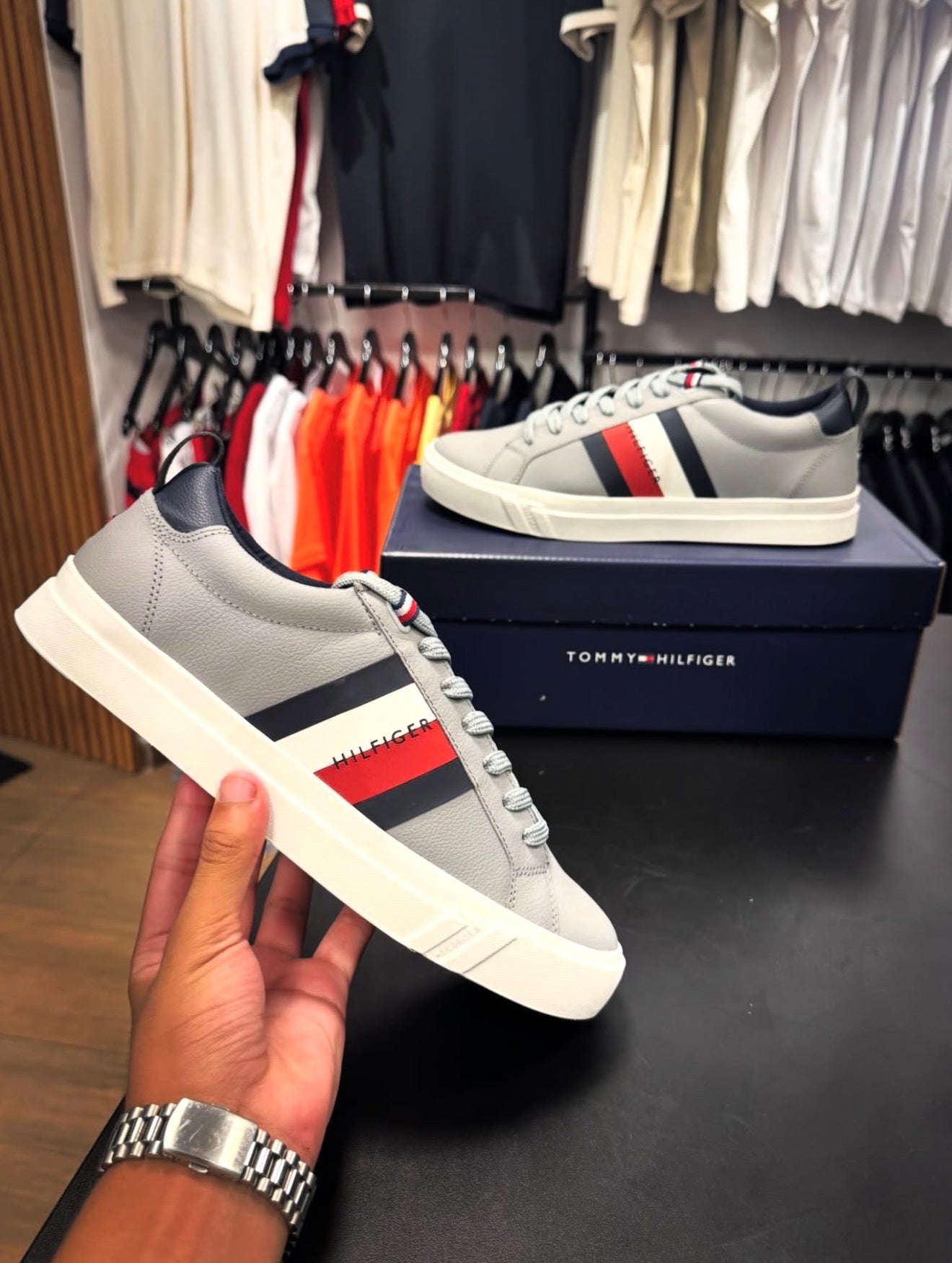 TÊNIS TOMMY HILFIGER - DINO (CINZA)