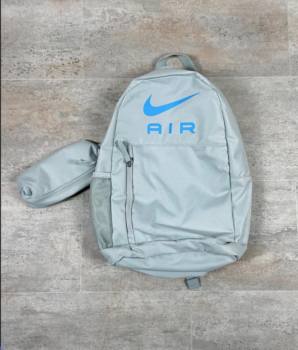 Mochila Nike + Estojo