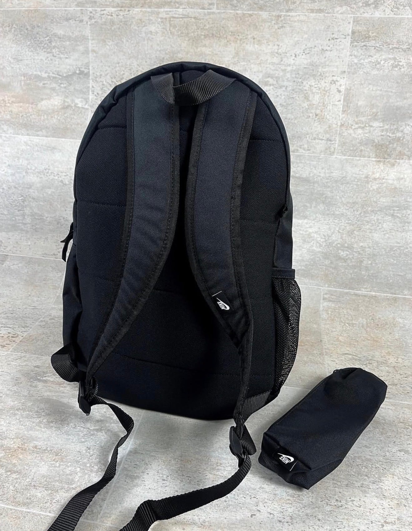 Mochila Nike + Estojo