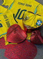 2 camisas Brasil PERSONALIZADA + Álbum da Copa 2026 + 10 pacotes de figurinha
