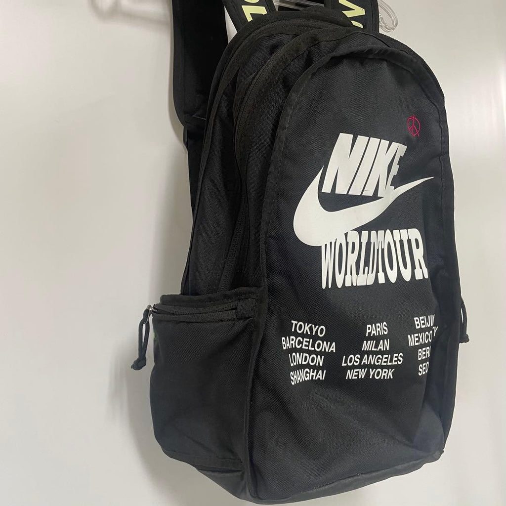 Mochila WorldTour Nike + Estojo