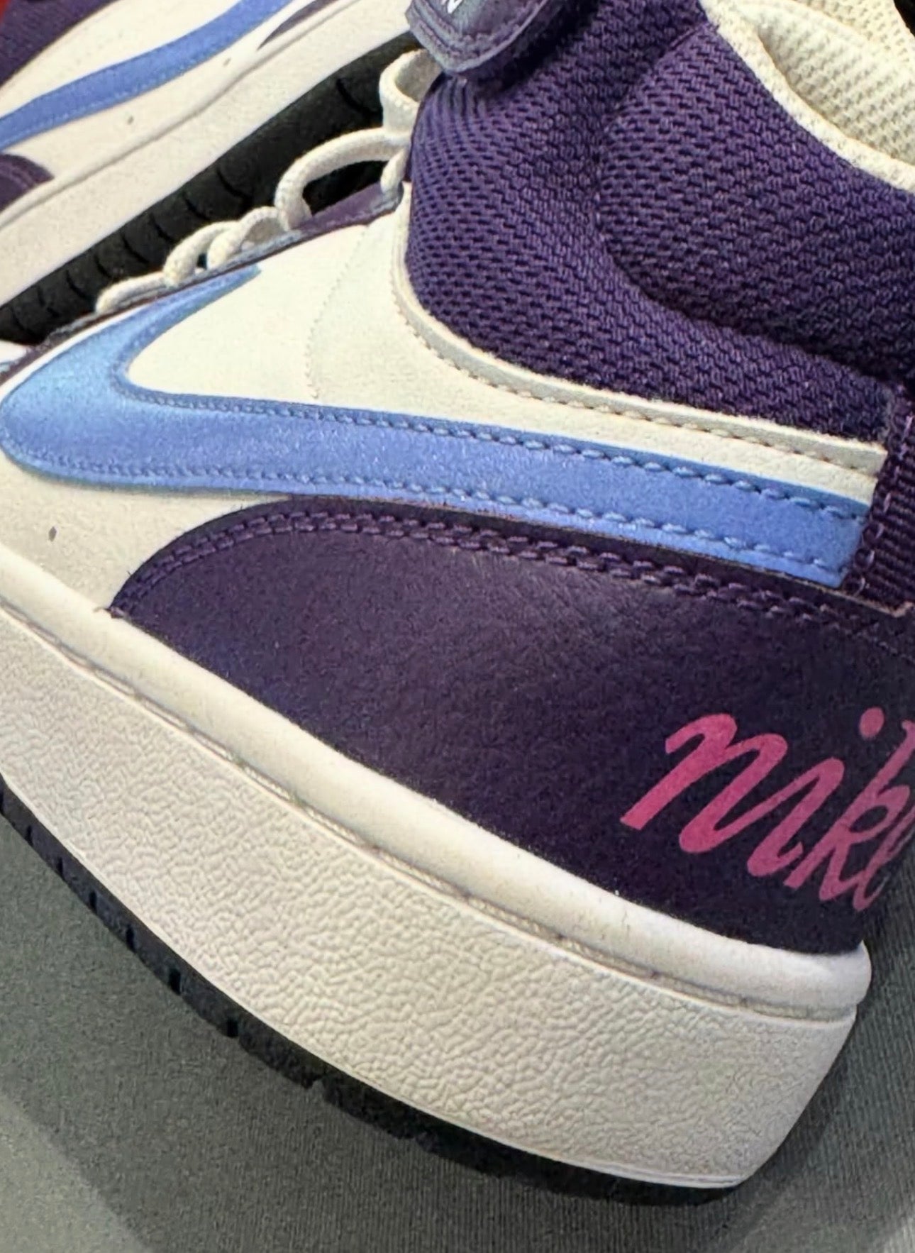 Tênis Nike Borough Mid