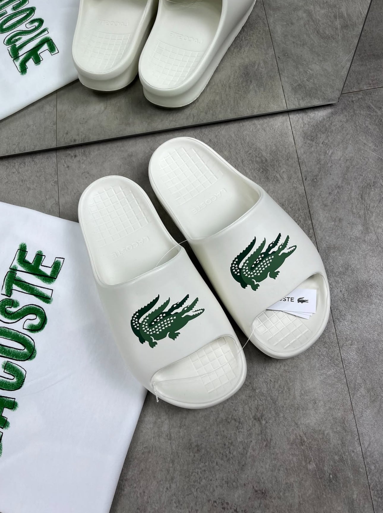 Kit Lacoste