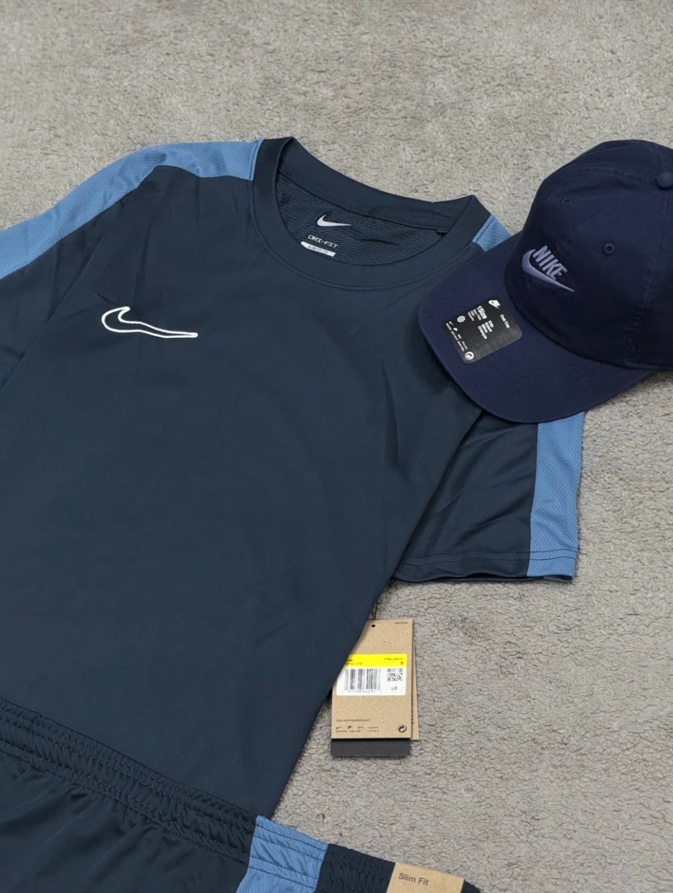 Conjunto Nike Academy Dri-Fit + Chinelo Victori One