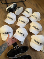 Boné Adidas Letreiro