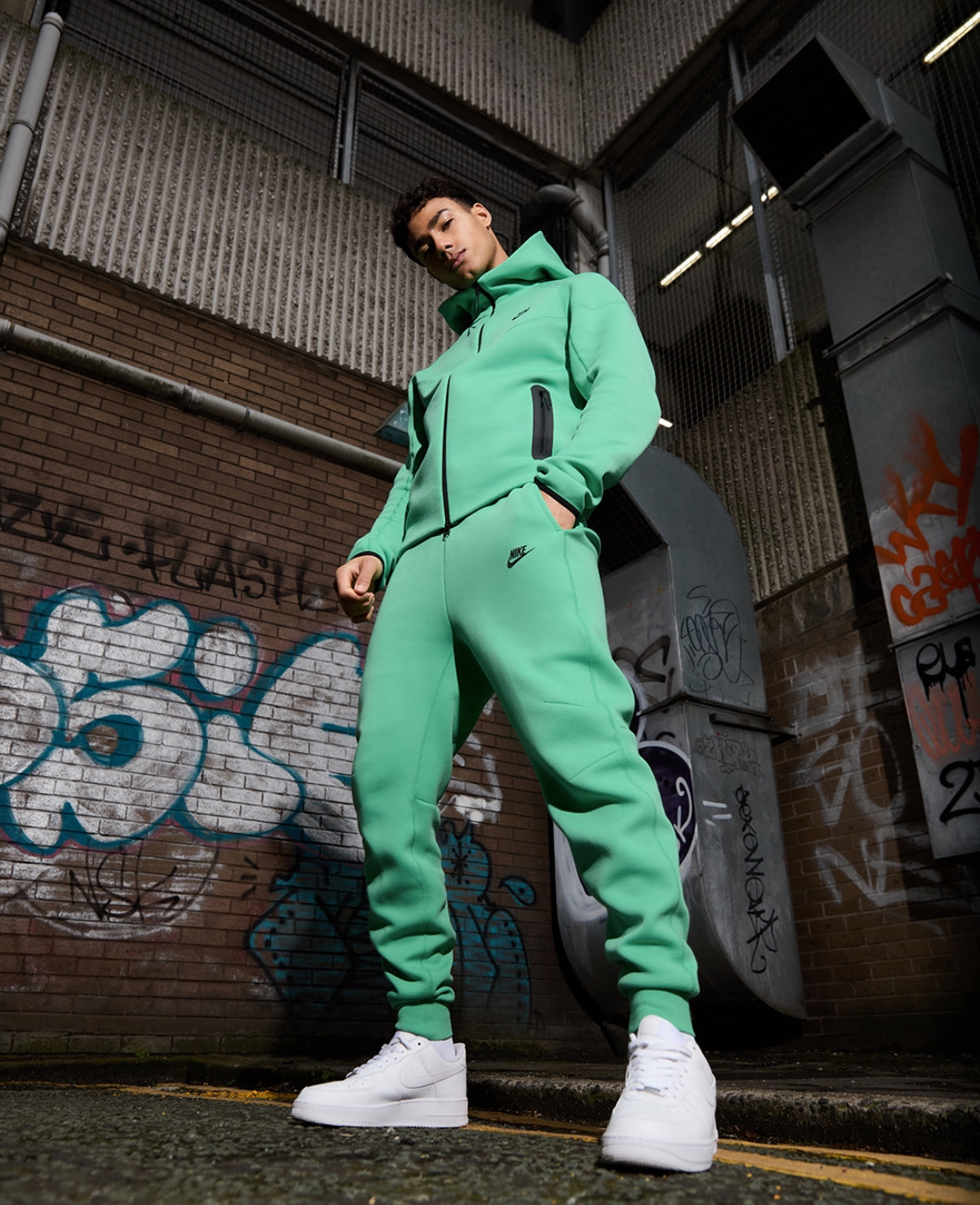 Conjunto NK Tech Fleece