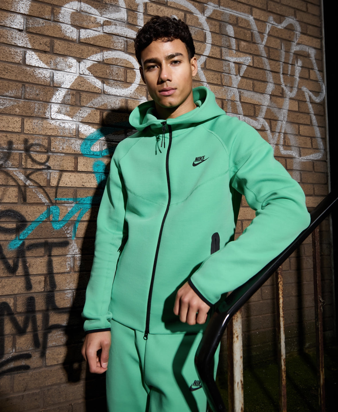 Conjunto NK Tech Fleece